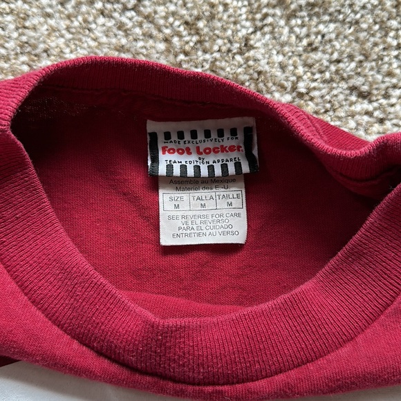 🏀 Vintage Foot Locker Indiana University T-Shirt - Picture 3 of 5